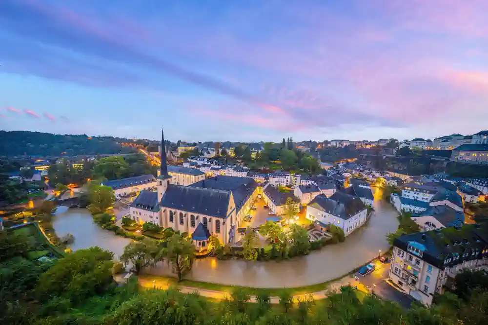 Luxembourg Approves Mandatory B2B E-Invoicing - Phased Rollout from 2028 to 2029