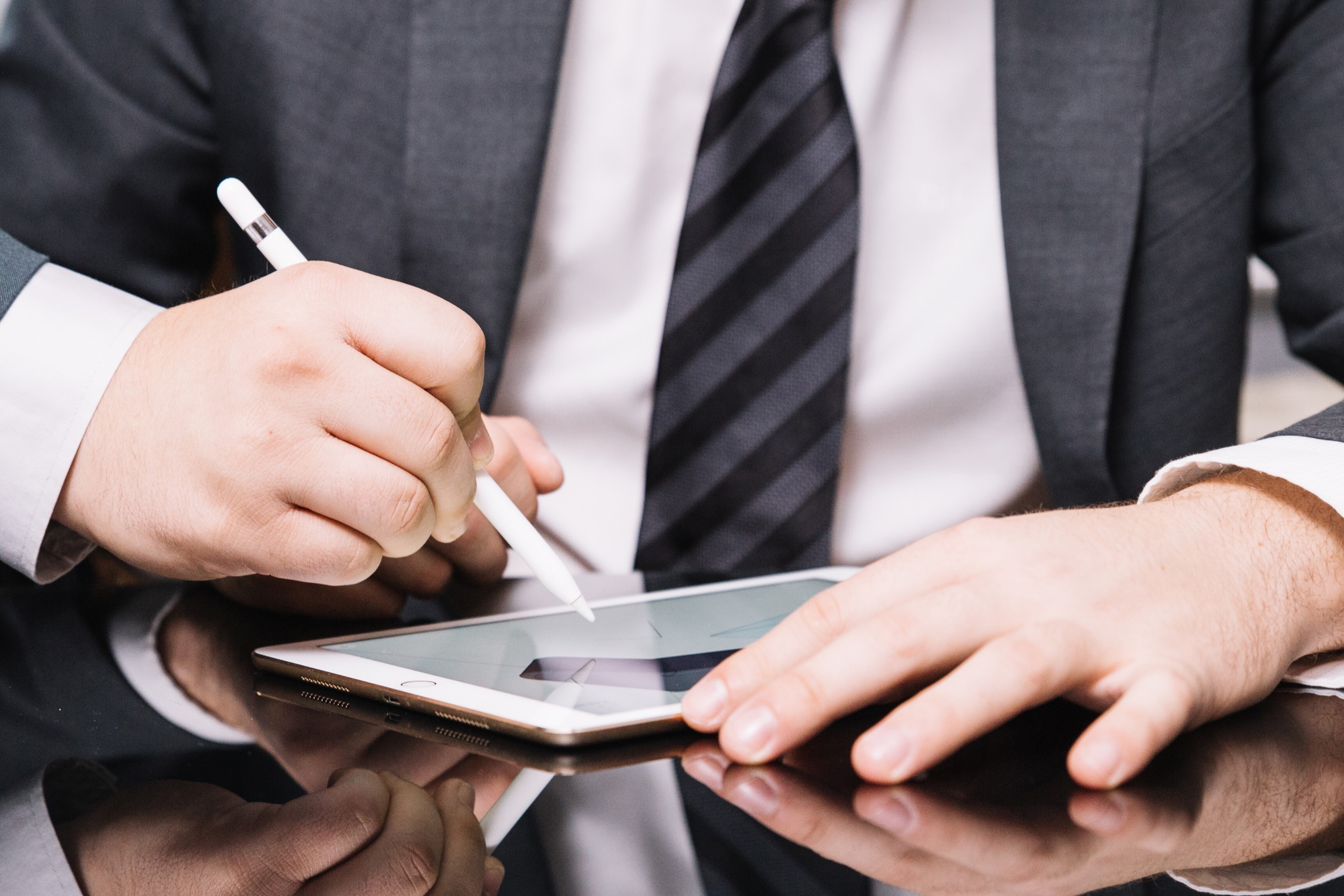 A HR szerződéskezelés átalakítása az Infinite eSign segítségével